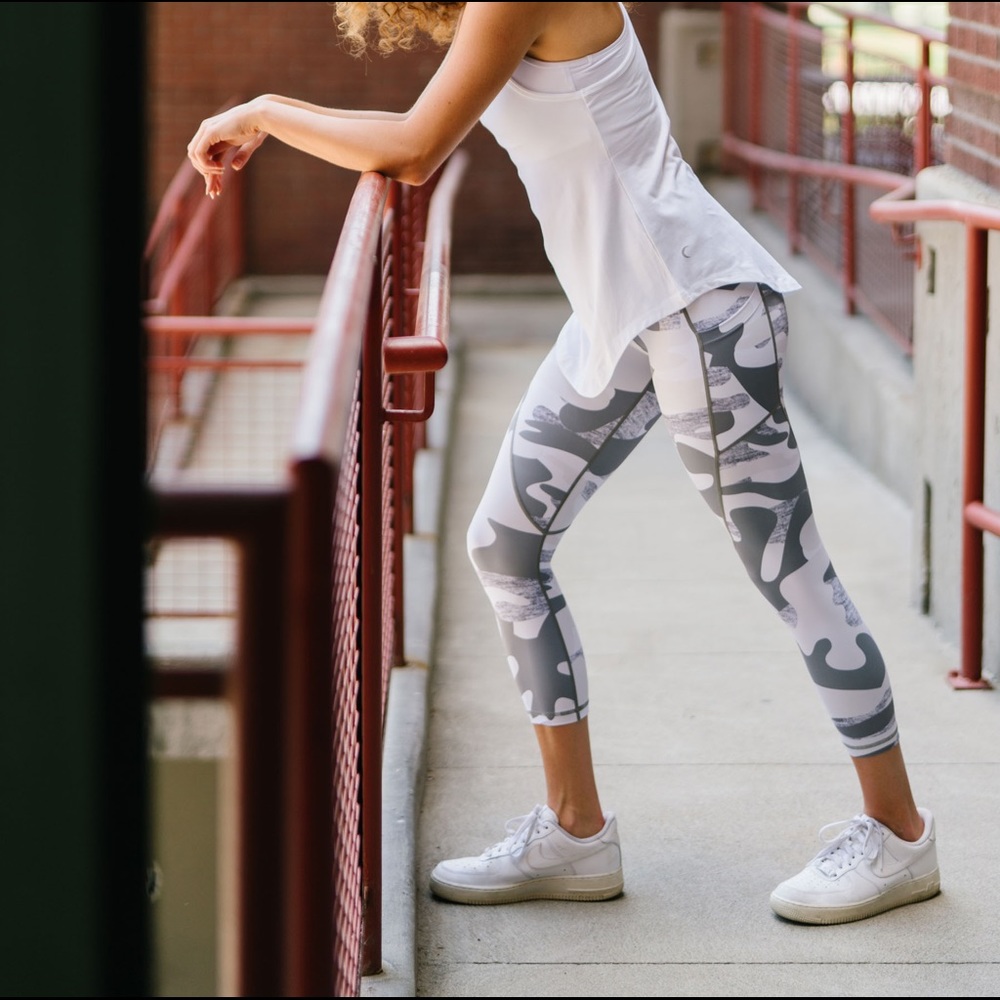 Gray Camo Pocket Light n Tight Hi-Rise Capri 20"